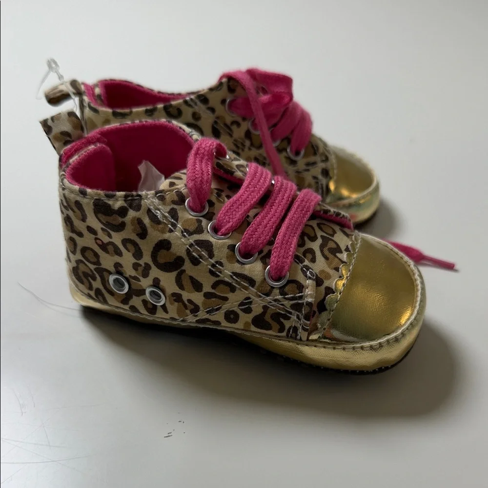 Leopard-Print Baby Walker Shoes‎ with Pink Laces and Gold Toe